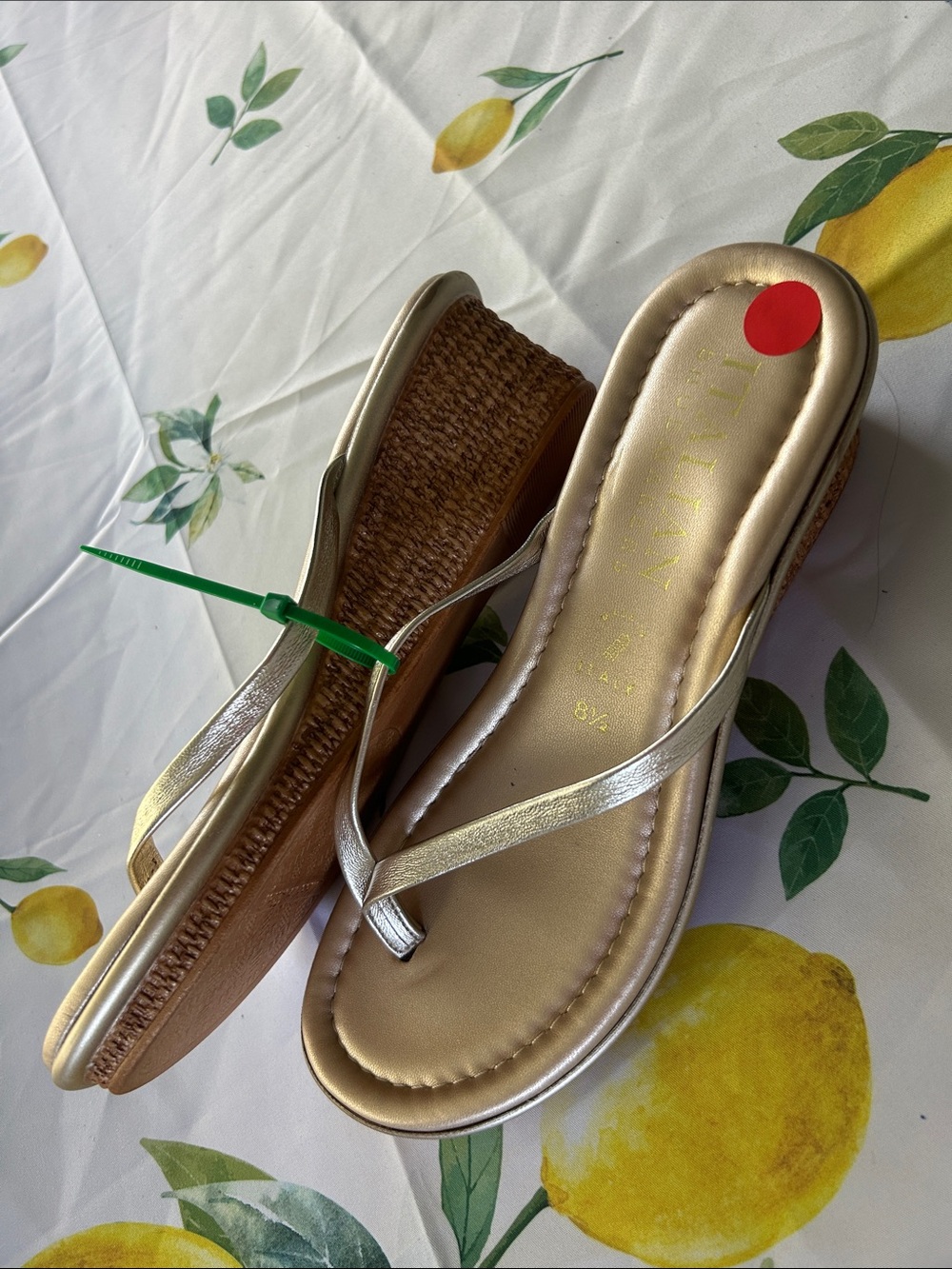 Italian Shoemakers Metallic Gold Wedge Thong Sandals size 8.5